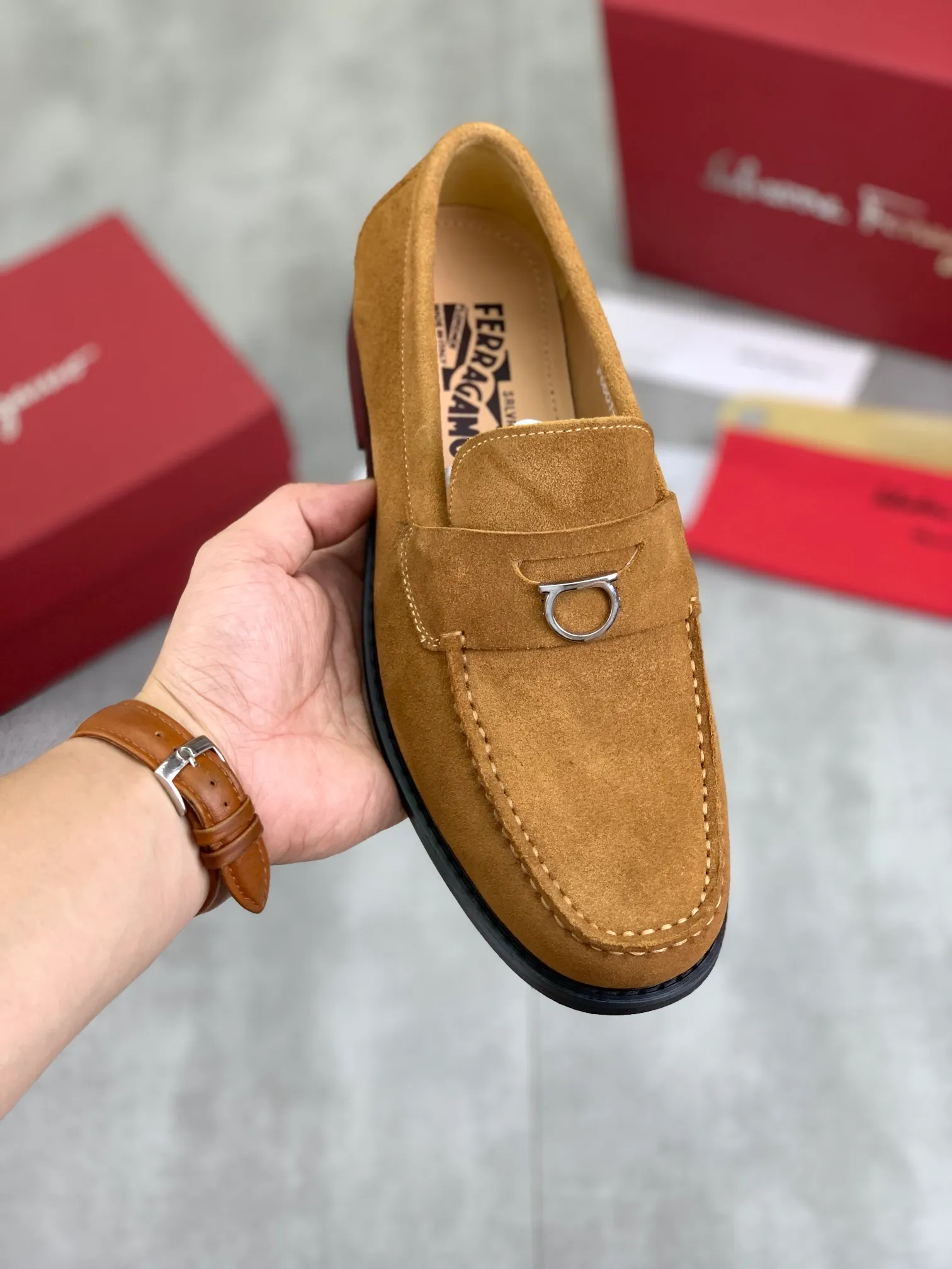Men's Men's Shoes 💰P460💰[New Style] Water-dyed Niuli 🆘[Salvatore Ferragamo] Ferragamo's latest casual business leather shoes for men! Available at counters simultaneously! The fabric is made of specially imported original calfskin, the lining is made of imported water-dyed cowhide, and the original combination outsole is absolutely luxurious and leads the fashion trend. Matching code: 38-45; black or blue optional